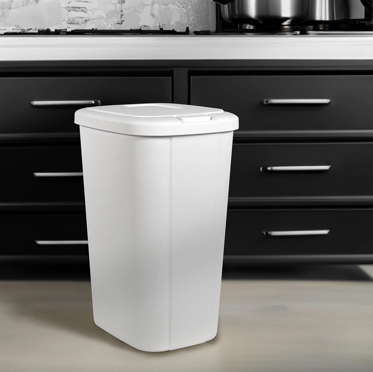 Hefty Indoor Trash Can